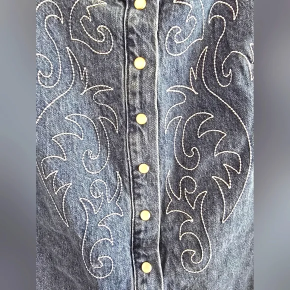Avec Les Filles Western Embroidered Long Sleeve Denim Dress - Picture 9 of 12